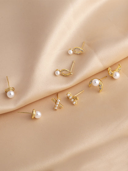 1 Pair Modern Style Simple Style Round Moon Plating Inlay Copper Artificial Pearls Zircon 18k Gold Plated Ear Studs