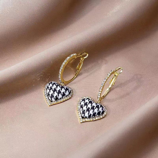 1 Pair Retro French Style Houndstooth Heart Shape Plating Inlay Alloy Rhinestones Drop Earrings