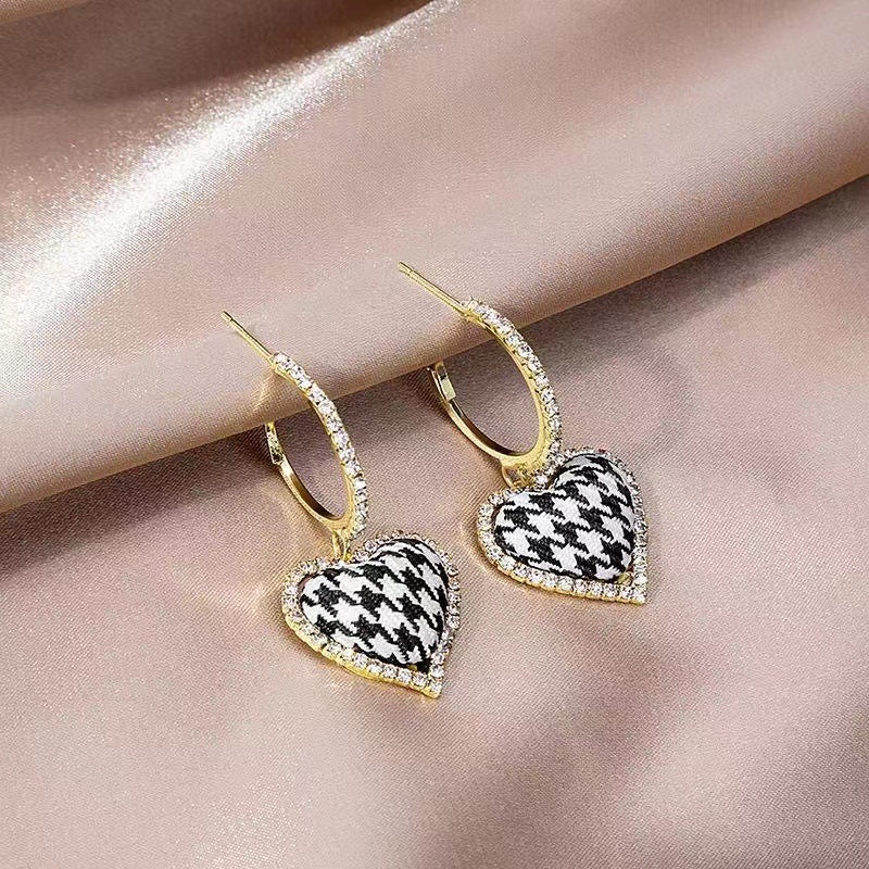 1 Pair Retro French Style Houndstooth Heart Shape Plating Inlay Alloy Rhinestones Drop Earrings