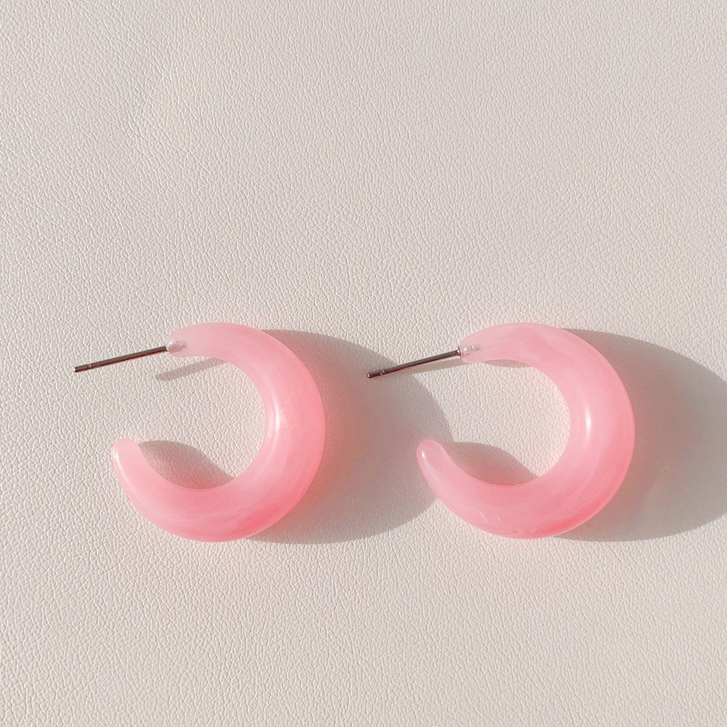 1 Pair Simple Style Letter Arylic Alloy Ear Studs