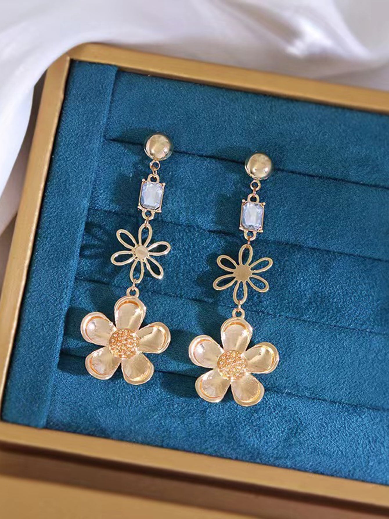 1 Pair Elegant Glam Flower Plating Inlay Copper Zircon 18k Gold Plated Drop Earrings