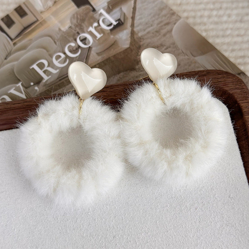 1 Pair Streetwear Heart Shape Plush Drop Earrings