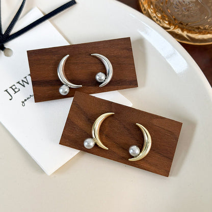 1 Pair Simple Style Moon Alloy Ear Studs