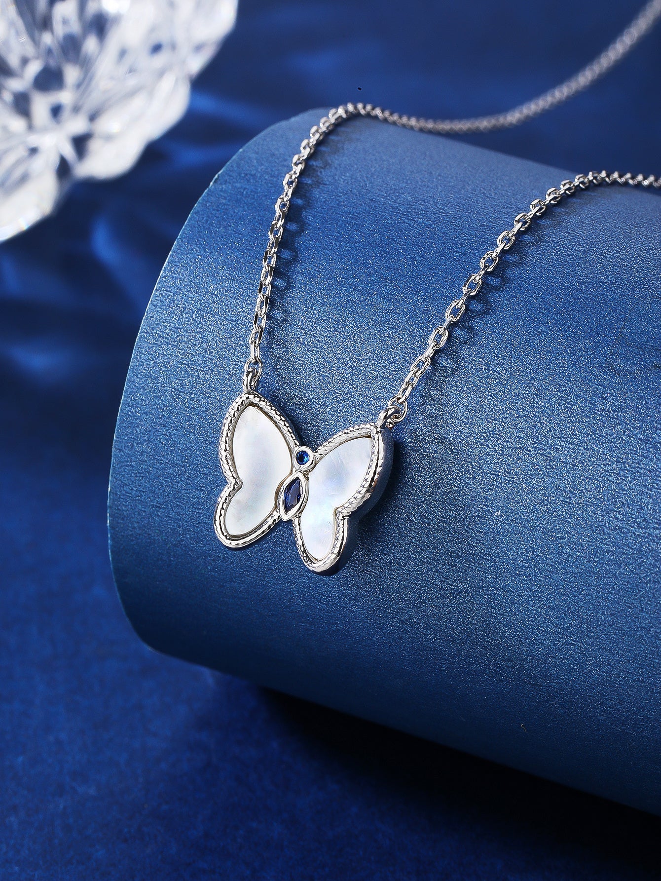 Simple Style Butterfly Copper Plating Inlay Shell 18k Gold Plated Rose Gold Plated White Gold Plated Necklace