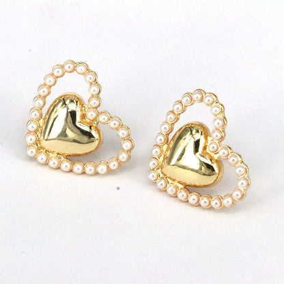 1 Pair Elegant Simple Style Triangle Heart Shape Plating Inlay Copper Artificial Pearls 18k Gold Plated Earrings