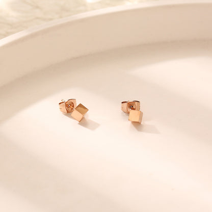 1 Pair Elegant Simple Style Solid Color Plating Stainless Steel 18k Gold Plated Ear Studs