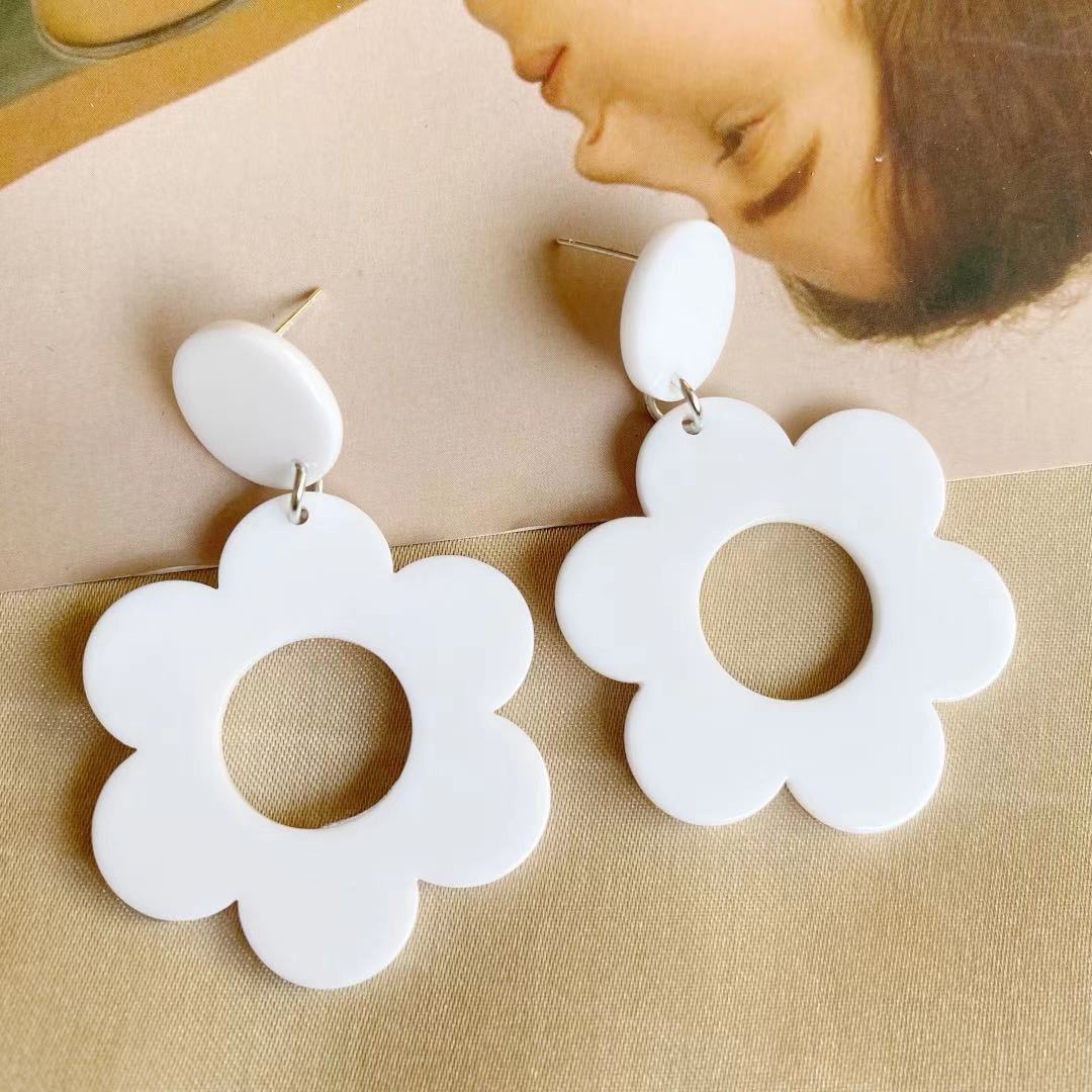 1 Pair Cartoon Style Flower Hollow Out Arylic Drop Earrings