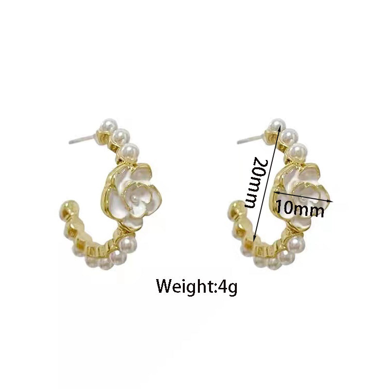 1 Pair Elegant Sweet Flower Beaded Artificial Pearl Alloy Gold Plated Earrings