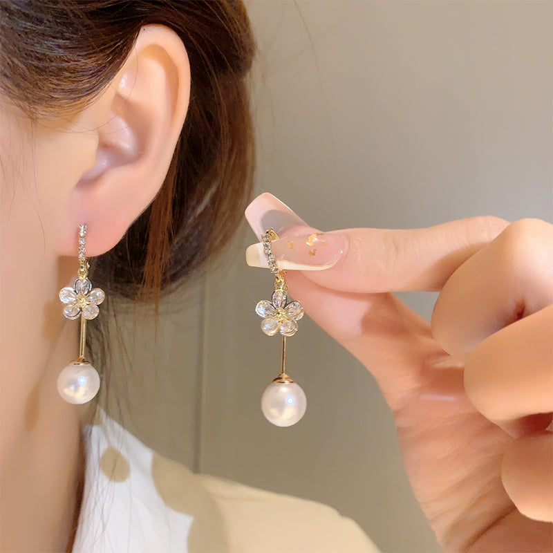 1 Pair Simple Style Classic Style Flower Plating Inlay Alloy Artificial Pearls Zircon 14k Gold Plated Drop Earrings