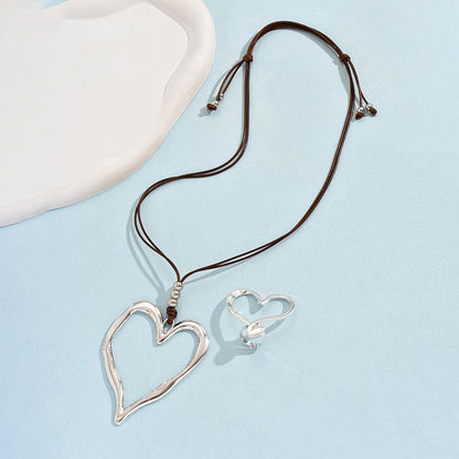 Retro Exaggerated Heart Shape Alloy Plating Silver Plated Women's Rings Necklace