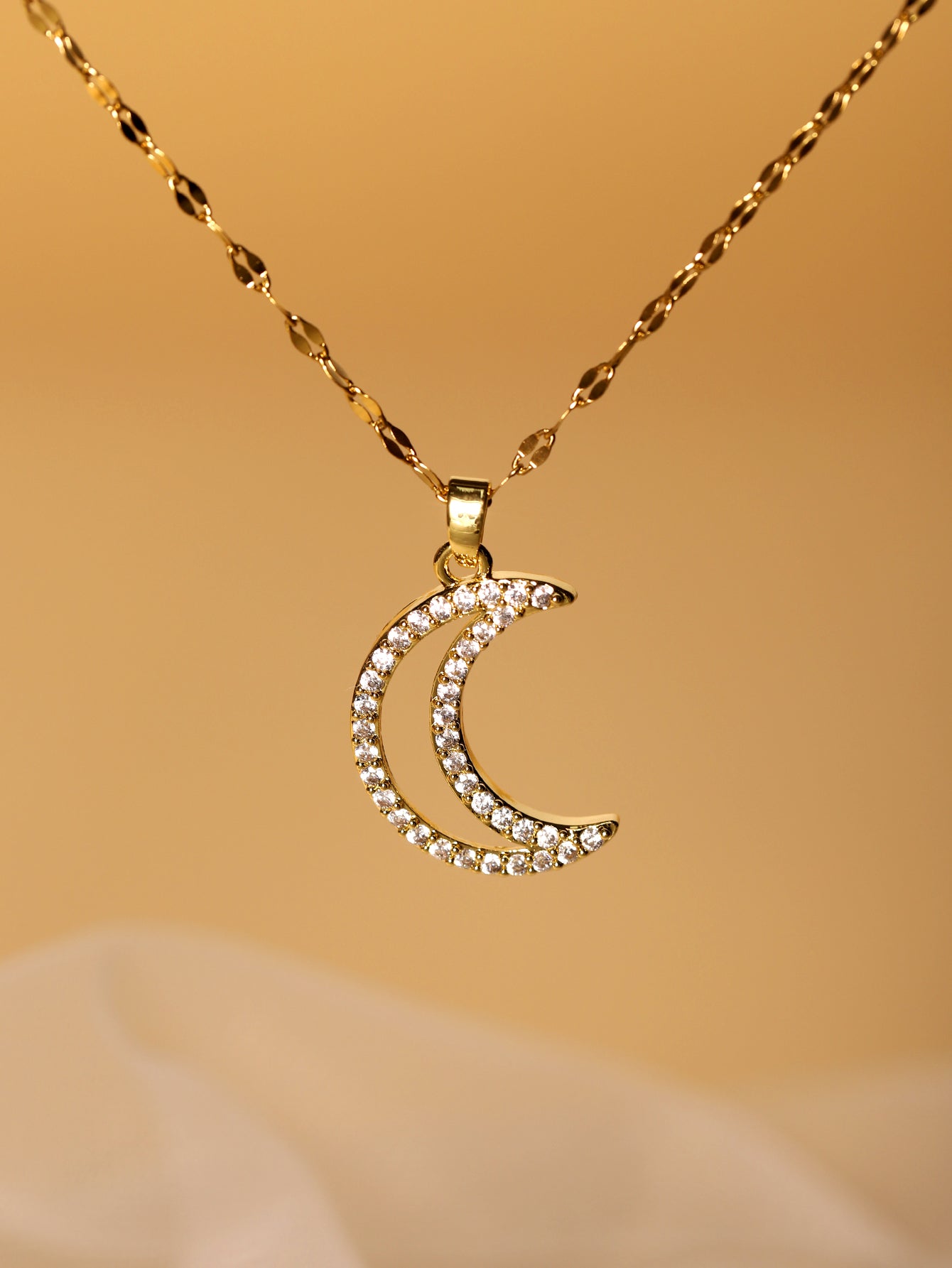 Elegant Glam Luxurious Moon Stainless Steel Plating Hollow Out Inlay Zircon 18k Gold Plated Pendant Necklace