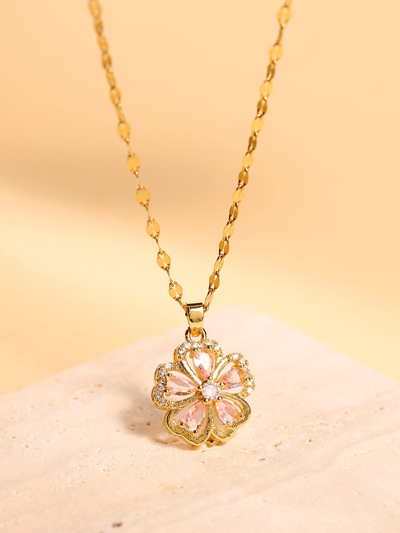 Elegant Glam Luxurious Flower Stainless Steel Plating Hollow Out Inlay Zircon 18k Gold Plated Pendant Necklace