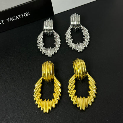 1 Pair Retro Simple Style Classic Style Solid Color Alloy Drop Earrings