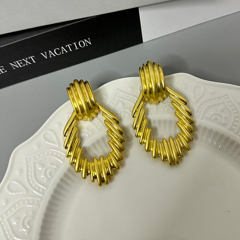 1 Pair Retro Simple Style Classic Style Solid Color Alloy Drop Earrings