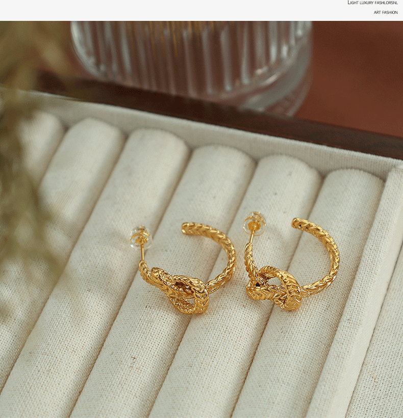 1 Pair Elegant Simple Style Twist Irregular Plating Titanium Steel 18k Gold Plated Ear Studs