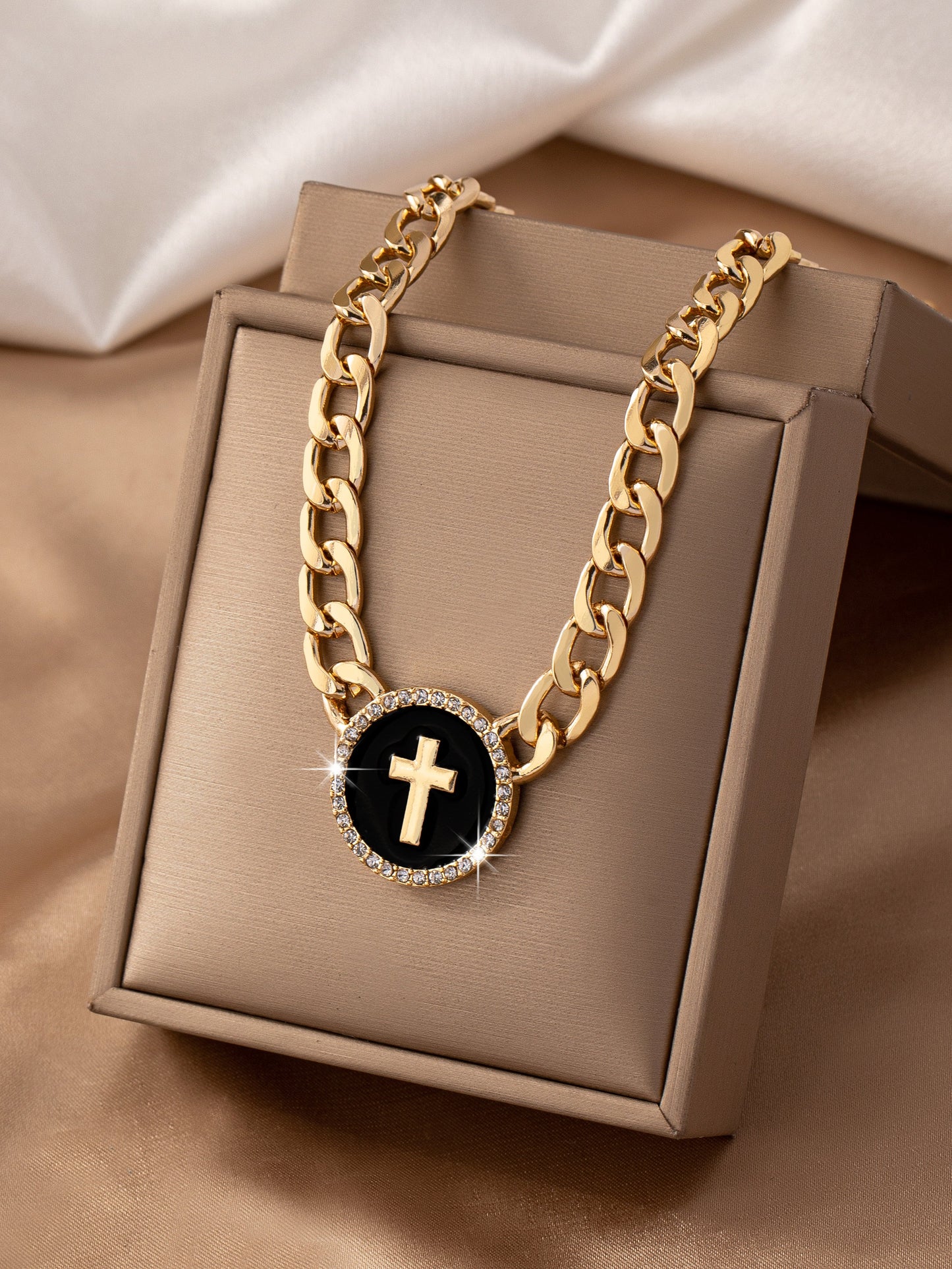 Ig Style Simple Style Cross Alloy Enamel Plating Inlay Rhinestones Gold Plated Women's Necklace