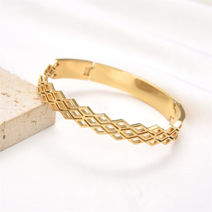 Simple Style Classic Style Solid Color Rhombus Stainless Steel Plating Hollow Out Gold Plated Bangle