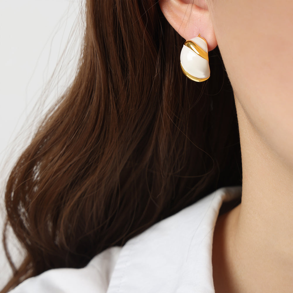 1 Pair Casual Retro British Style C Shape Enamel Plating Titanium Steel 18k Gold Plated Ear Studs