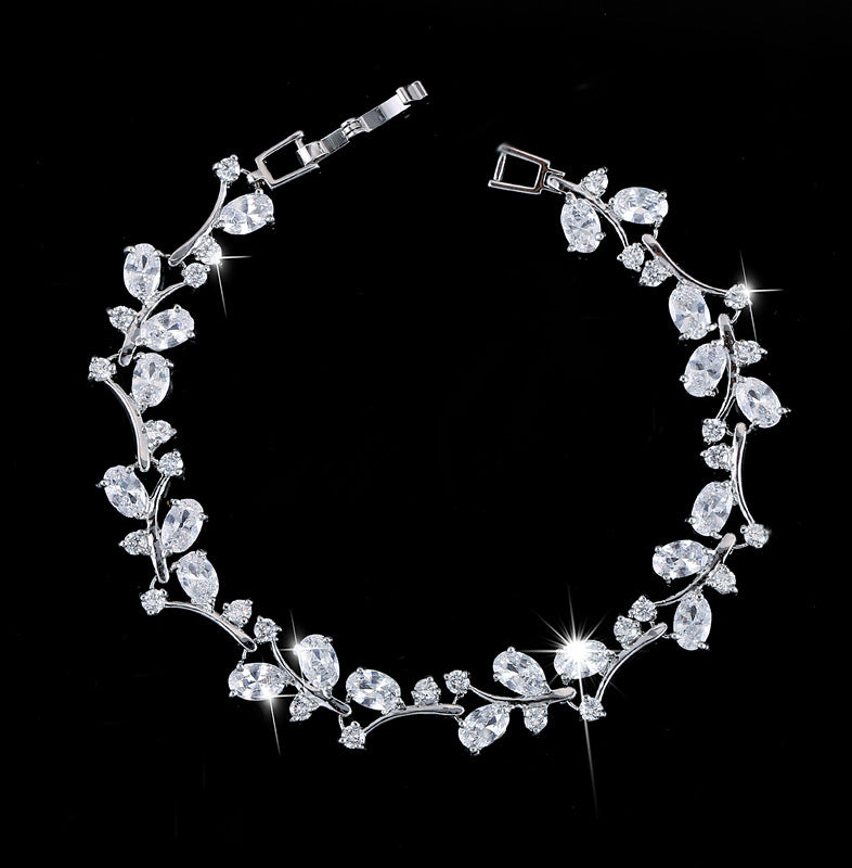 Elegant Simple Style Wreath Copper Zircon White Gold Plated Bracelets