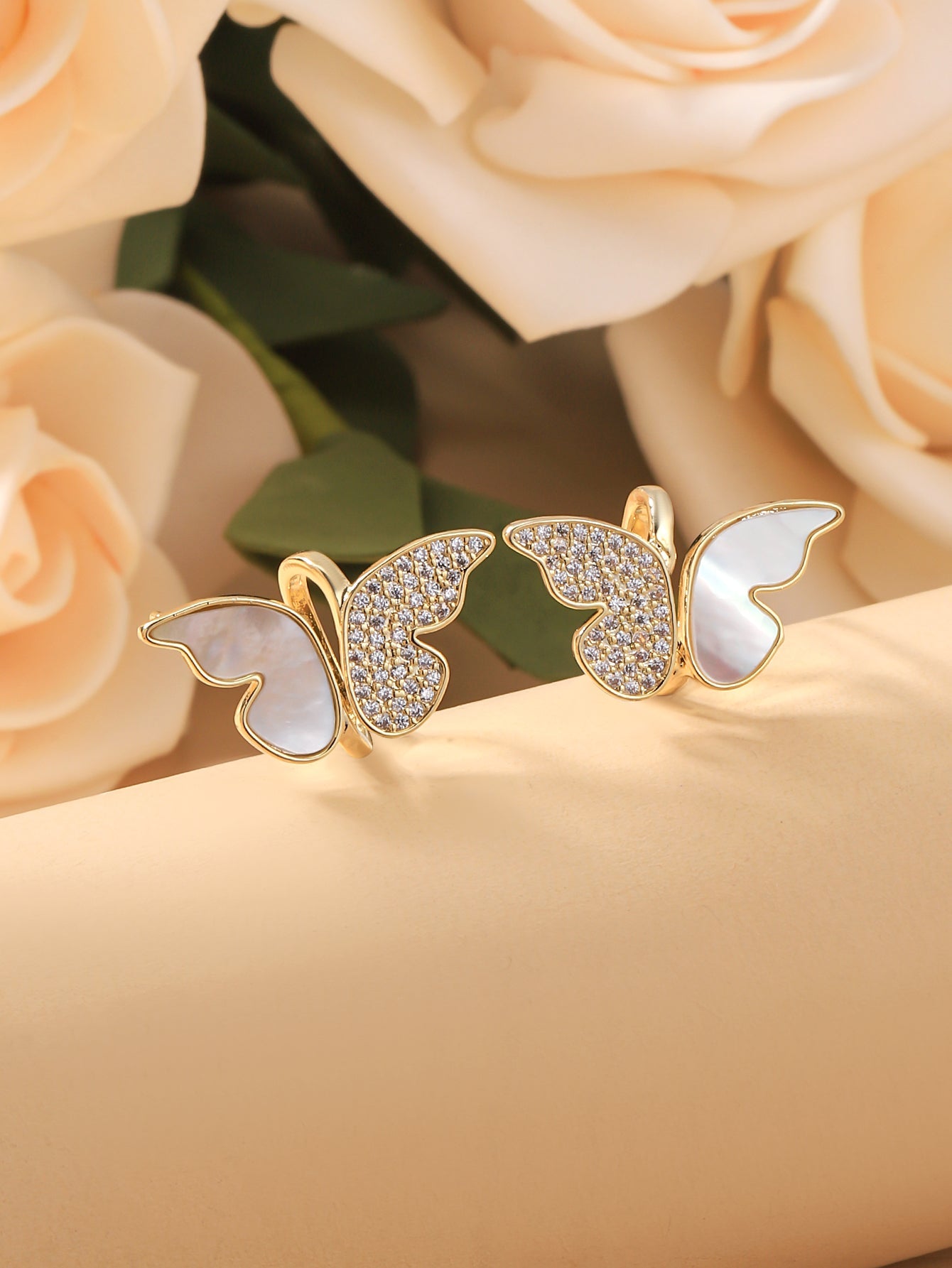 1 Pair Glam Sweet Butterfly Plating Inlay Copper Shell Zircon 18k Gold Plated Ear Studs