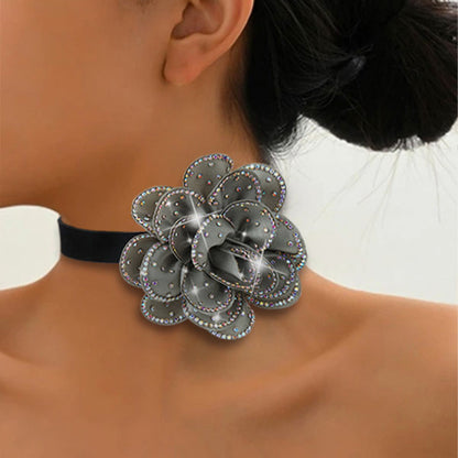 Elegant Flower Stainless Steel Cloth Inlay Rhinestones Choker