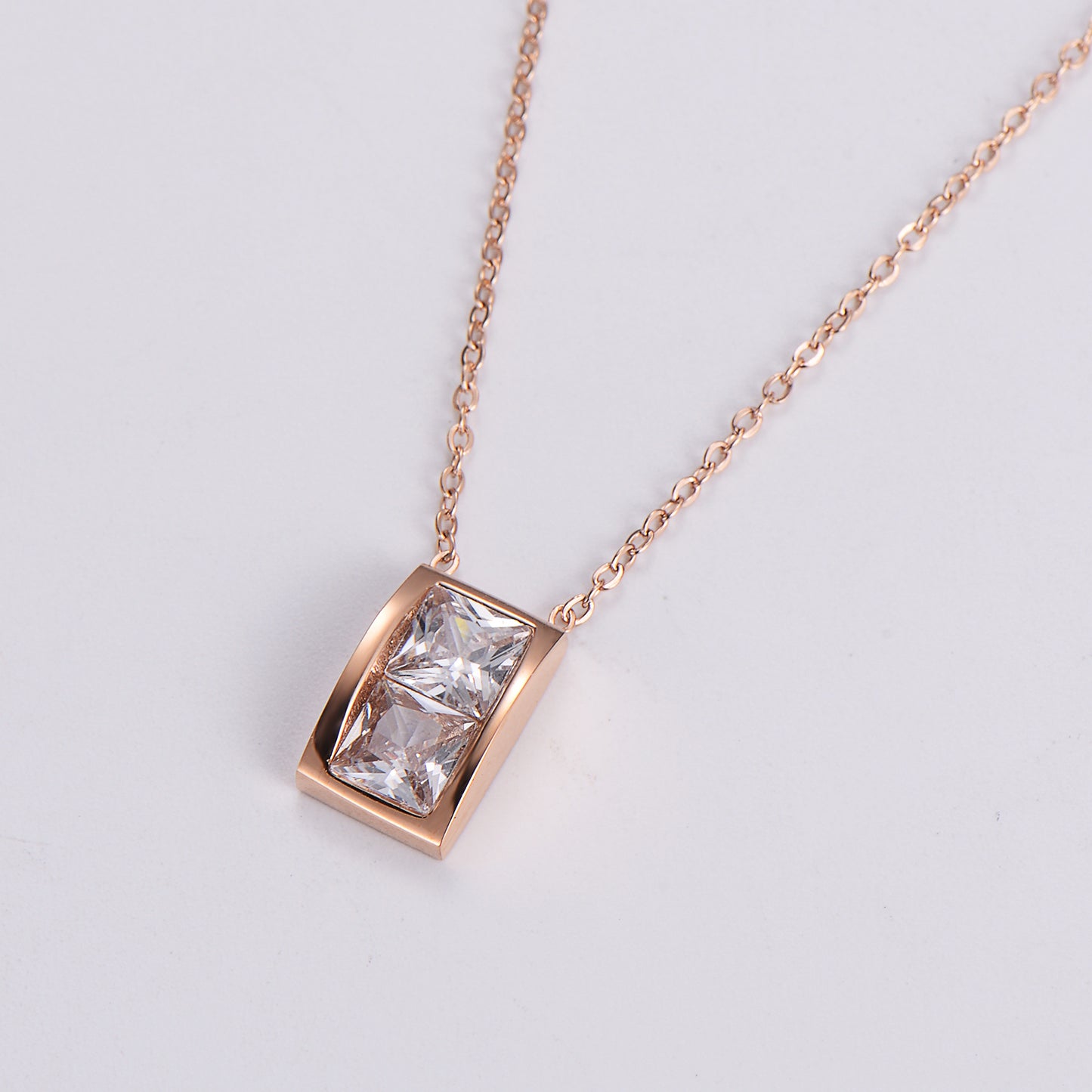 Elegant Luxurious Square Stainless Steel Inlay Artificial Diamond Pendant Necklace