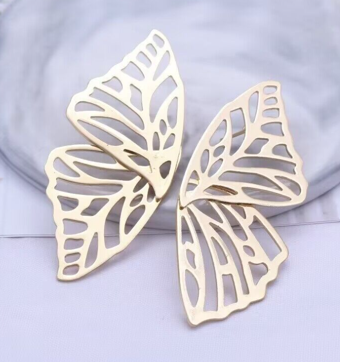 1 Pair Retro Exaggerated Leaf Heart Shape Butterfly Plating Hollow Out Metal Drop Earrings