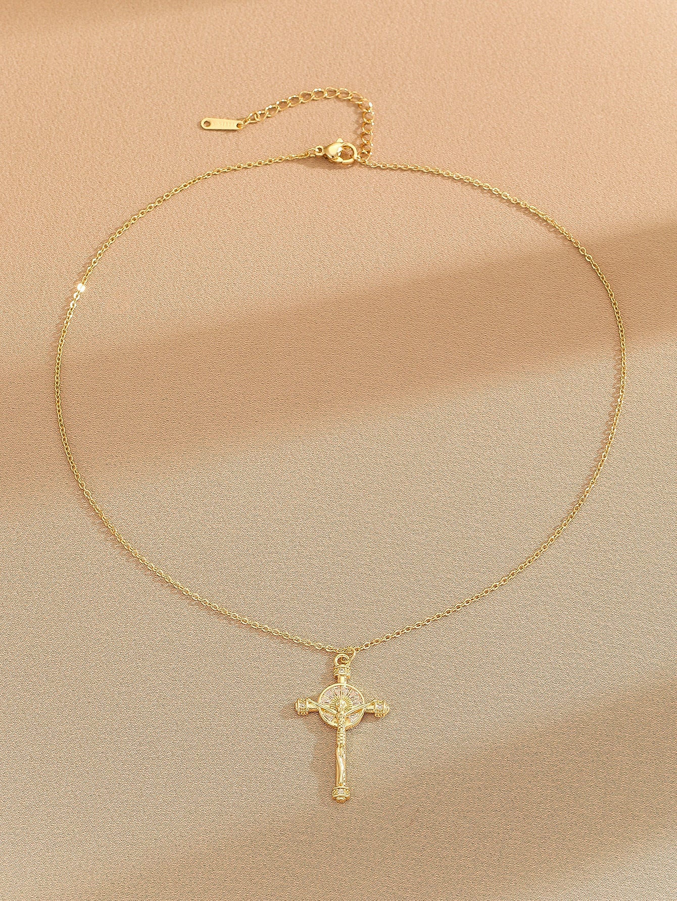 Simple Style Cross Copper Zircon Pendant Necklace