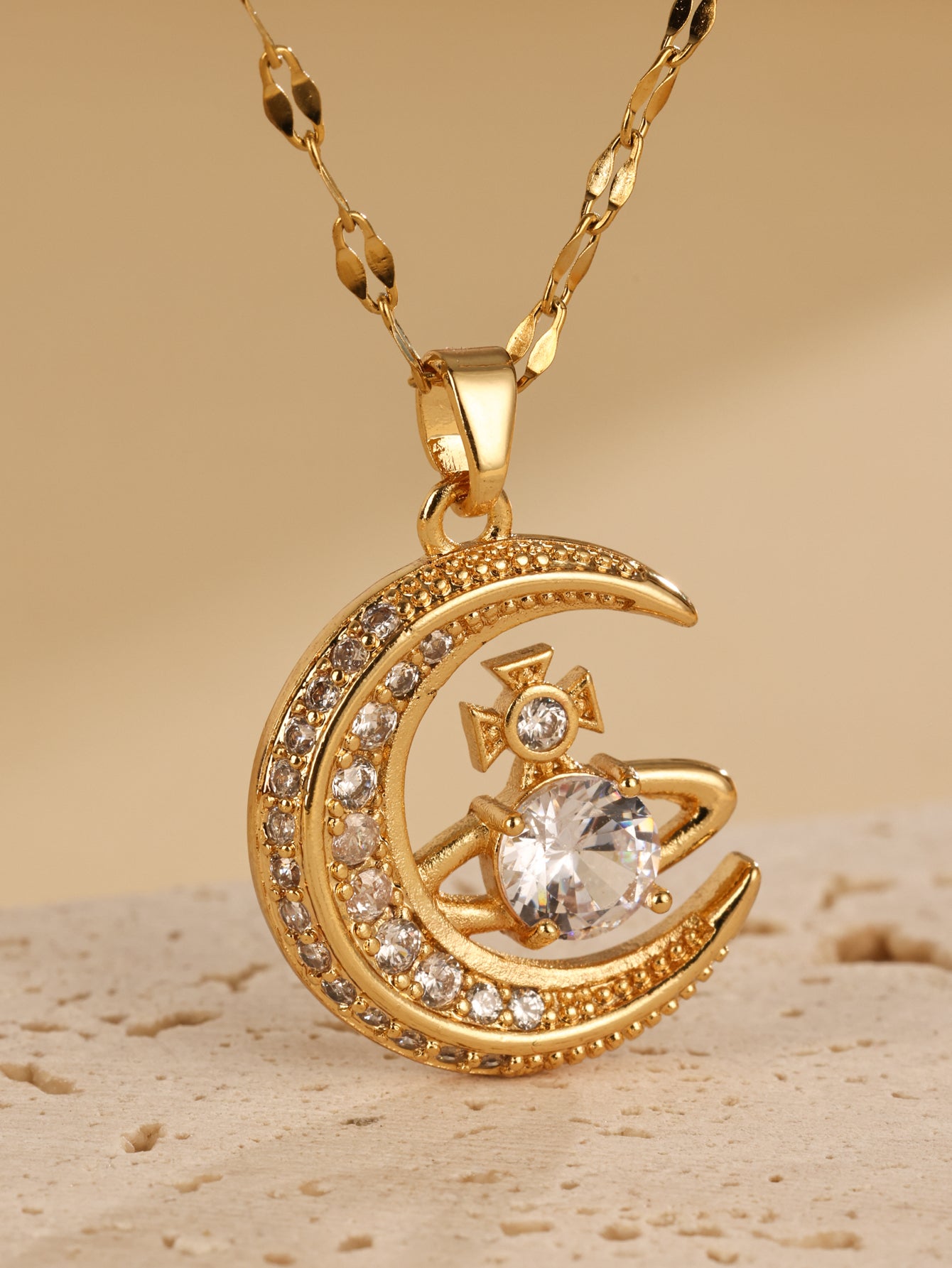 Elegant Moon Stainless Steel Plating Hollow Out Inlay Zircon 18k Gold Plated Necklace