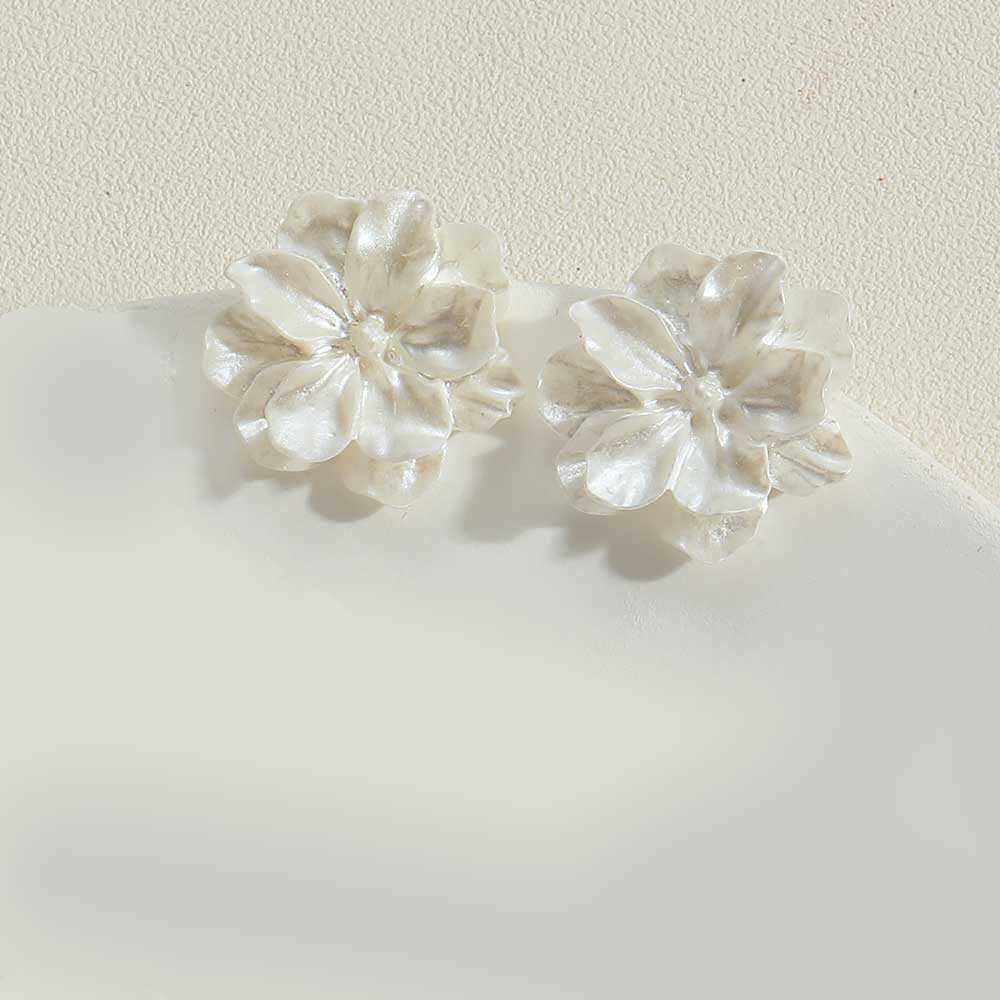 1 Pair Elegant Sweet Flower Plating Inlay Arylic Alloy Copper Artificial Pearls Zircon Earrings