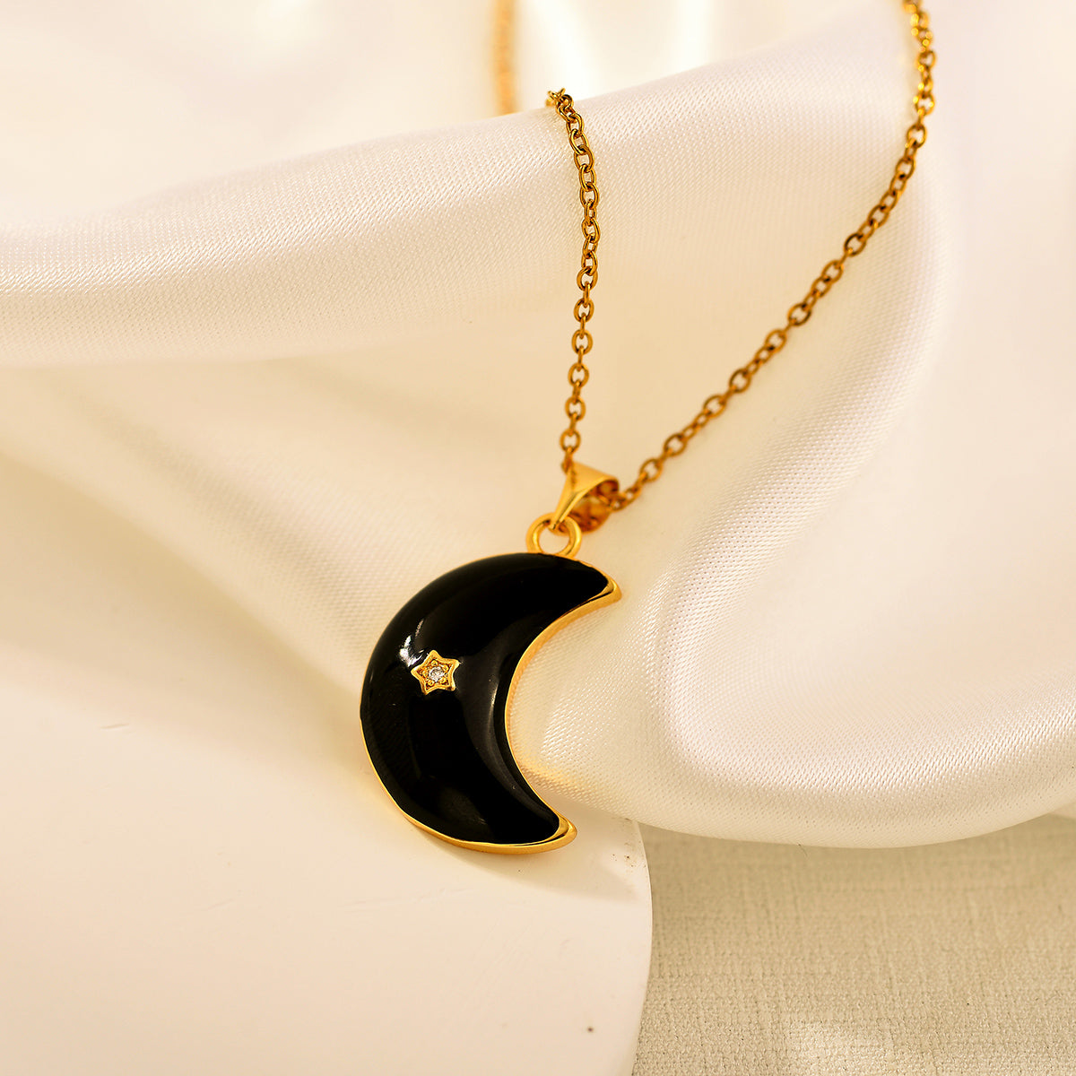 Copper IG Style Simple Style Moon Enamel Inlay Zircon Pendant Necklace