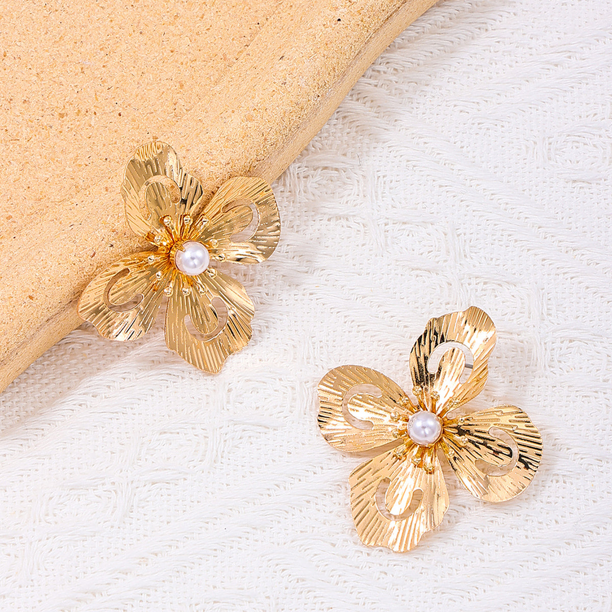 1 Pair Sweet Simple Style Flower Alloy Ear Studs