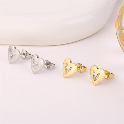 1 Pair Simple Style Letter Heart Shape Inlay Copper Rhinestones 18K Gold Plated White Gold Plated Ear Studs