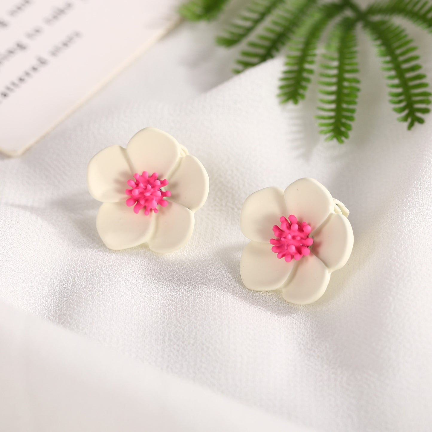 1 Pair Sweet Flower Stoving Varnish Alloy Ear Cuffs