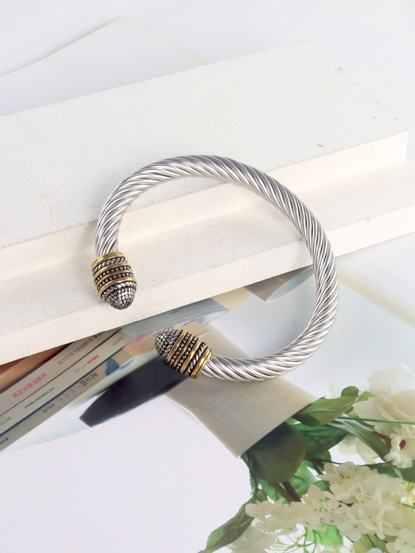 Stainless Steel Titanium Steel 18K Gold Plated Classic Style Color Block Spiral Stripe Bangle