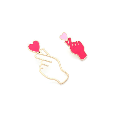 1 Pair Novelty Simple Style Heart Shape Enamel Alloy Ear Studs