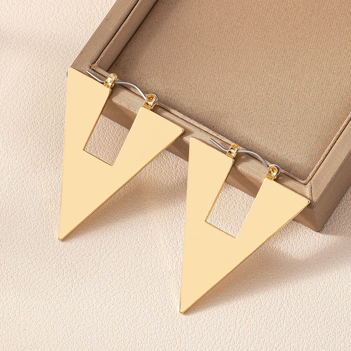 1 Pair Classic Style Triangle Plating Ferroalloy Earrings