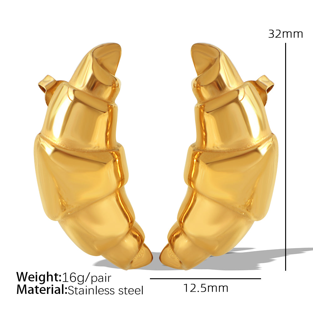 1 Pair Elegant Vintage Style Triangle Croissant Rhombus Pleated Titanium Steel 18K Gold Plated Ear Studs