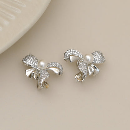 1 Pair Casual Business British Style Bow Knot Inlay Copper Pearl Zircon 18K Gold Plated Ear Cuffs