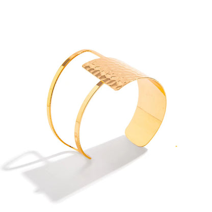 Hip-Hop Geometric Solid Color Copper Alloy Wholesale Bangle