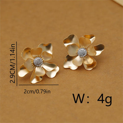 1 Pair Elegant Sweet Classic Style Flower Copper 18K Gold Plated Ear Studs