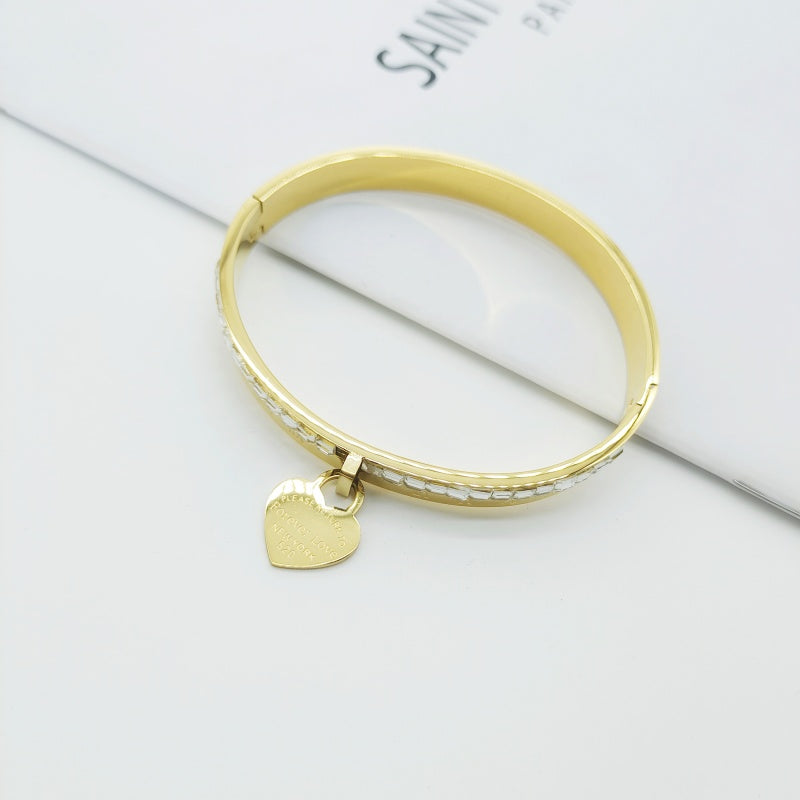 Titanium Steel 18K Gold Plated Elegant Glam Classical Heart Shape Inlay Rhinestones Bangle