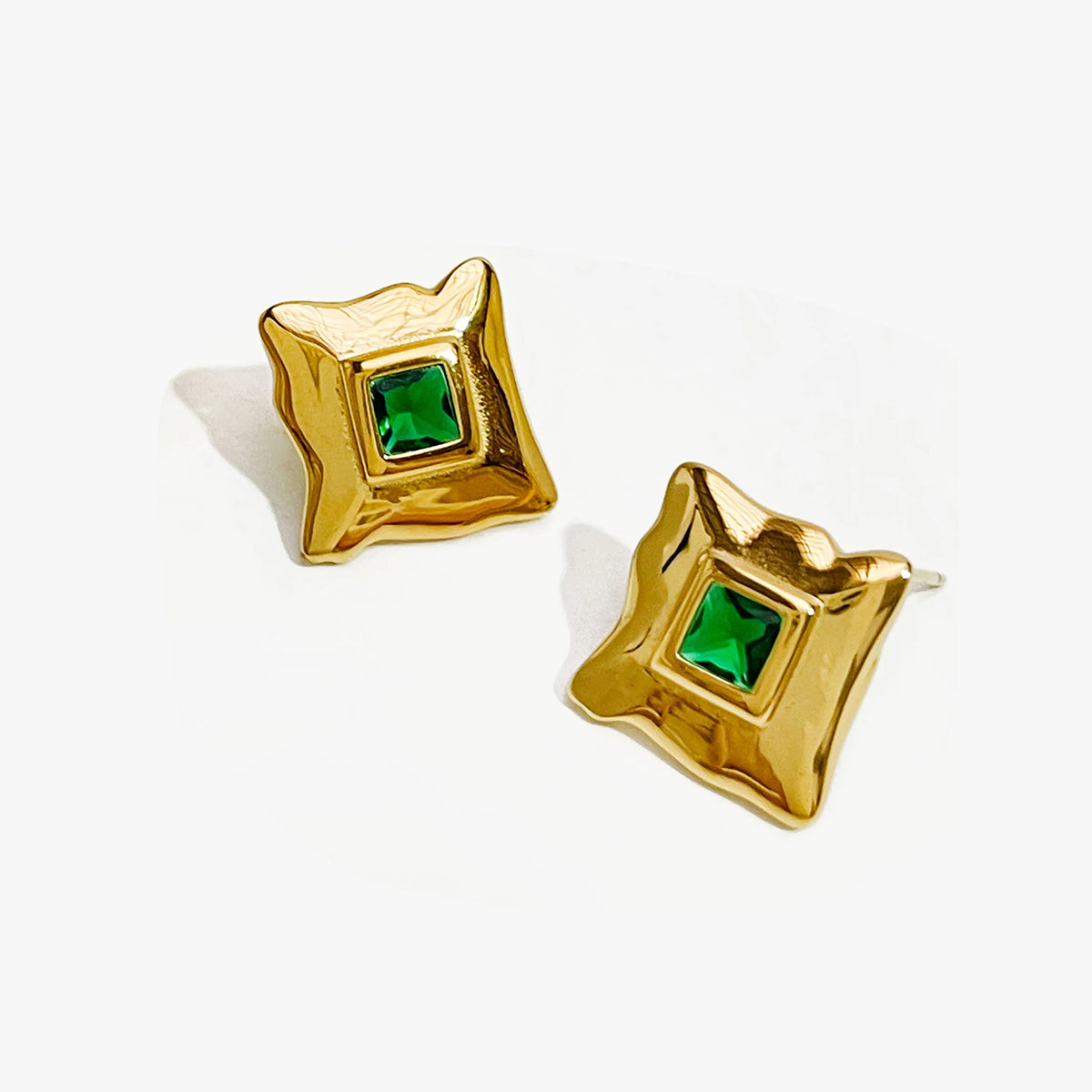 1 Pair Glam Lady Geometric Inlay Stainless Steel Zircon 18K Gold Plated Ear Studs