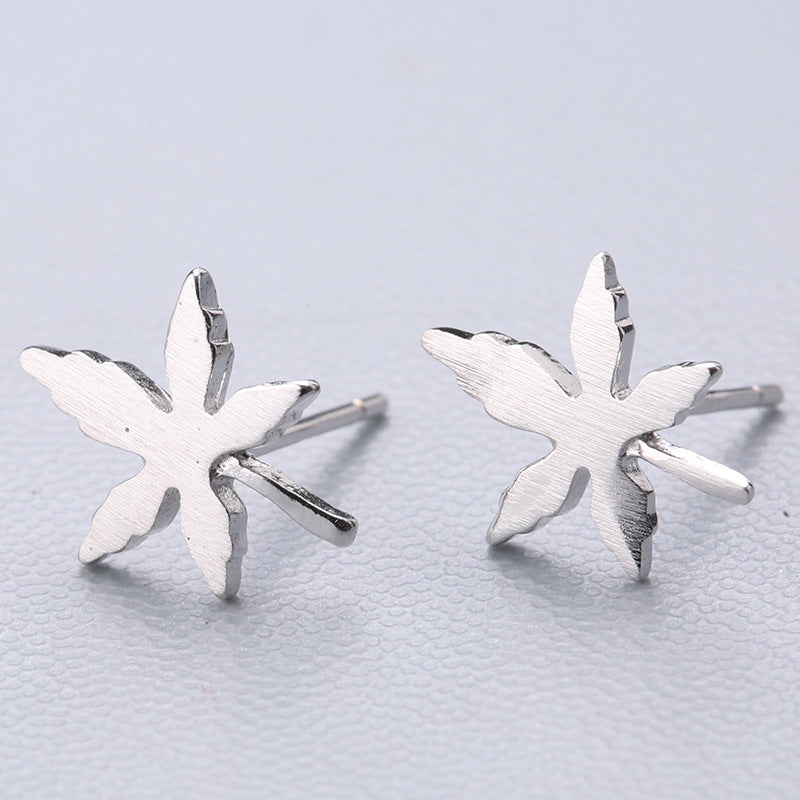 1 Pair Cute Sweet Triangle Bow Knot Snowflake Plating Sterling Silver Ear Studs