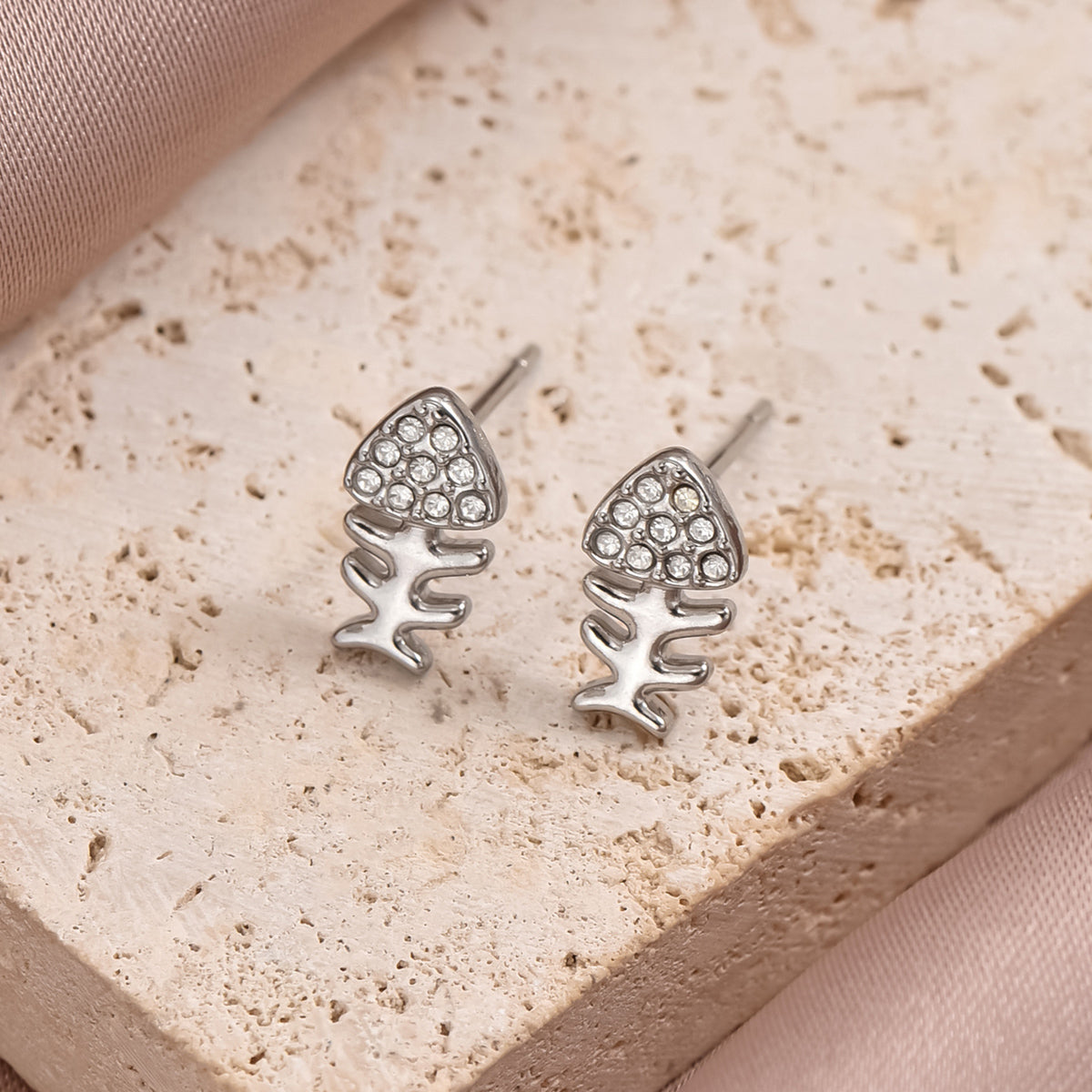 1 Pair Cute Sweet Rabbit Star Fish Bone Epoxy Inlay Stainless Steel Artificial Pearls Zircon Ear Studs