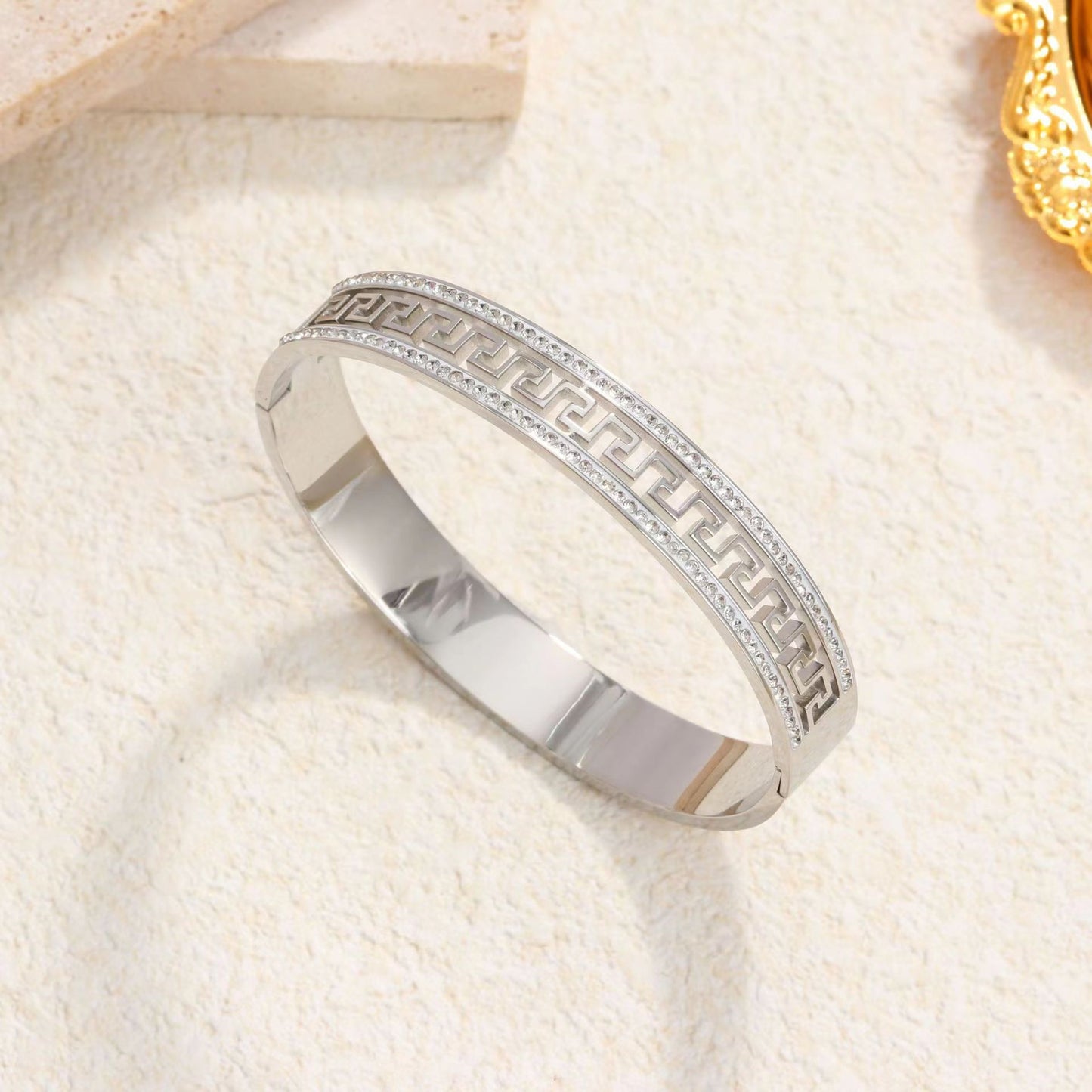 Elegant Simple Style Geometric Titanium Steel Plating Inlay Rhinestones 18k Gold Plated Bangle