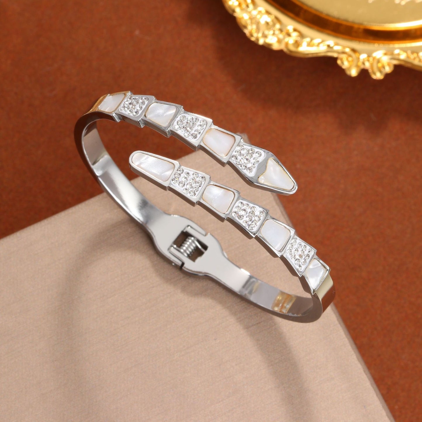 Elegant Simple Style Geometric Titanium Steel Plating Inlay Rhinestones Shell 18k Gold Plated Bangle