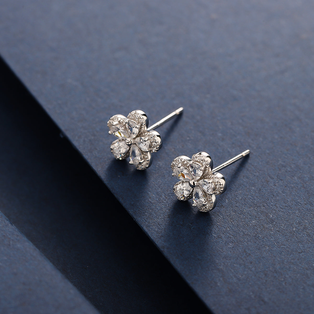 1 Pair Lady Classic Style Solid Color Flower Plating Inlay Sterling Silver Zircon 14K Gold Plated Ear Studs