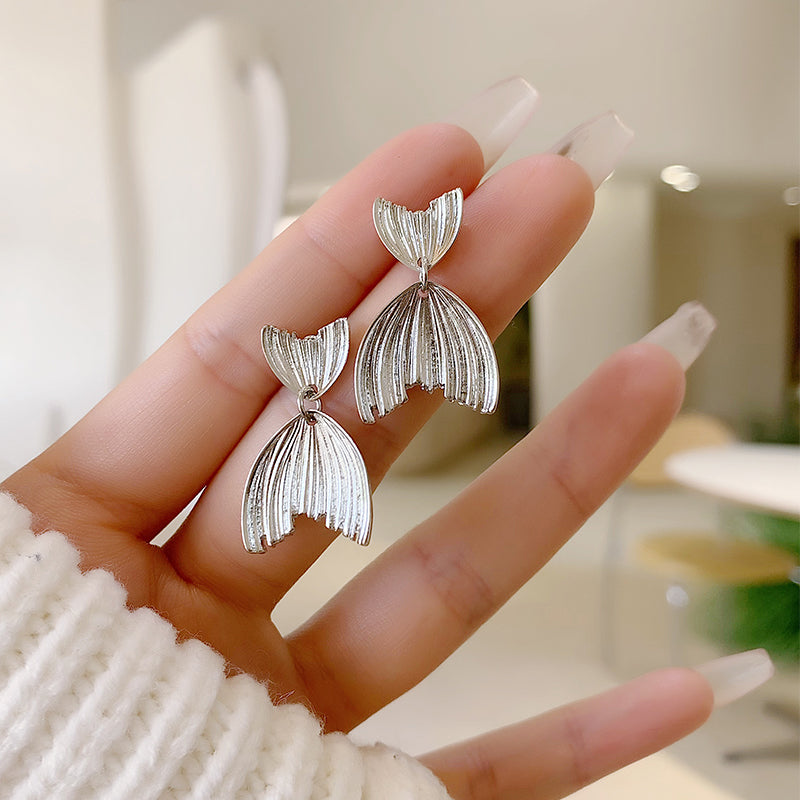 1 Pair Elegant Lady Fish Tail Alloy White Gold Plated Drop Earrings