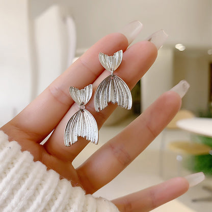 1 Pair Elegant Lady Fish Tail Alloy White Gold Plated Drop Earrings